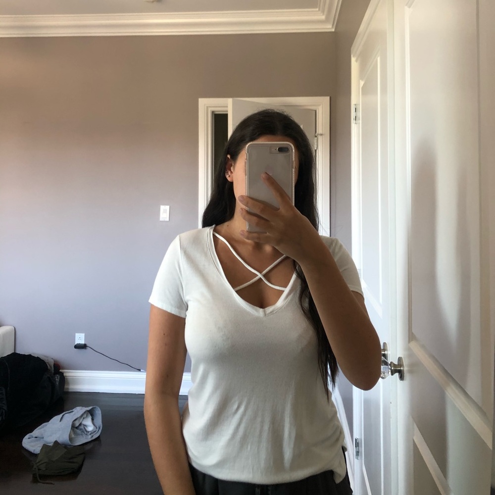 Urban outfitters white t shirt